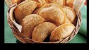 Cestos de pastéis de diversos sabores.